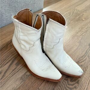 Tecovas- The Daisy Bootie